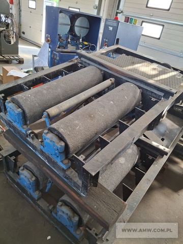 Wyposażenie warsztatowe - pakiet zawierający 10 poz. asort. (wg oddzielnego wykazu), w tym m.in.: agregat sprężarkowy, montażownica BOXER KING 100, wiertarka stołowa, urządzenia rolkowe RH-30E itp. 